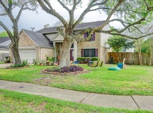 2723 Village Mills Dr, Pearland, TX 77584