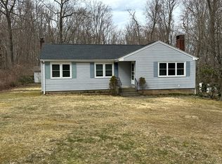 24 Harlan Pl, East Hampton, CT 06424
