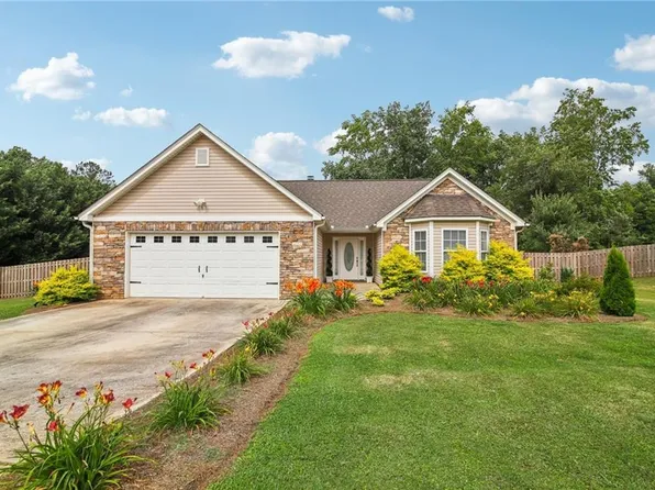 216 Sunlight Cv, Temple, GA 30179