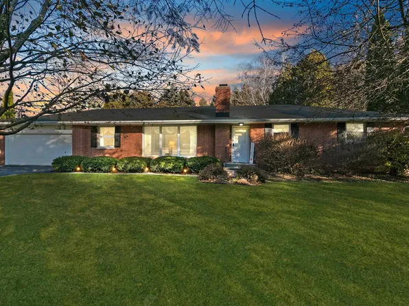 1774 School Ln, Suamico, WI 54173