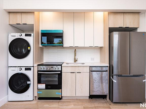 2nd image of 193 Graham Ave #3B