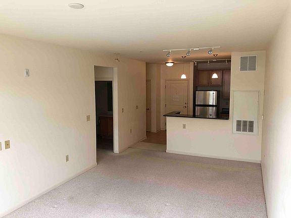 5th image of 2665 Prosperity Ave APT 346