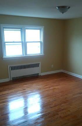 3rd image of 95-97 Harper Ave