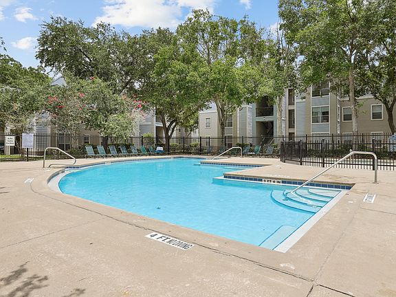 4th image of 4733 W Waters Ave #19-1923
