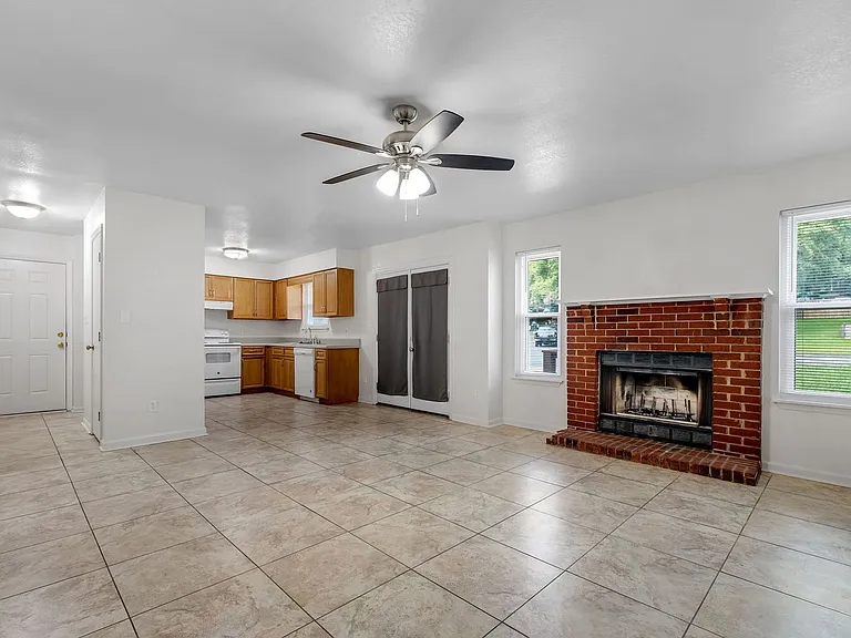 2801 Misty Garden Cir — Photo 10