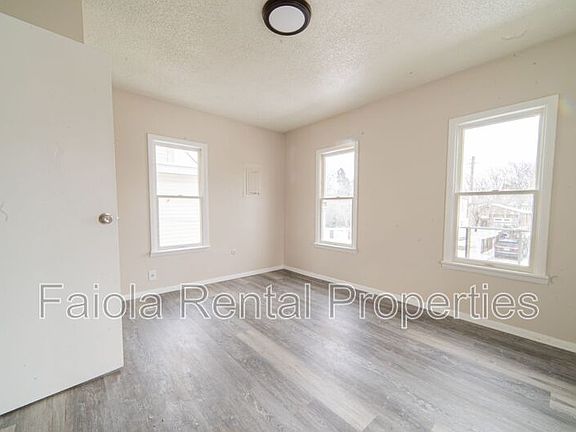 5th image of 202 N 7th St Floor 2