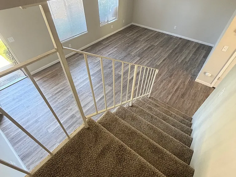 149 Patricia Ln — Photo 20