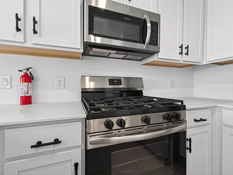 28923 Great Canyon Dr — Photo 6