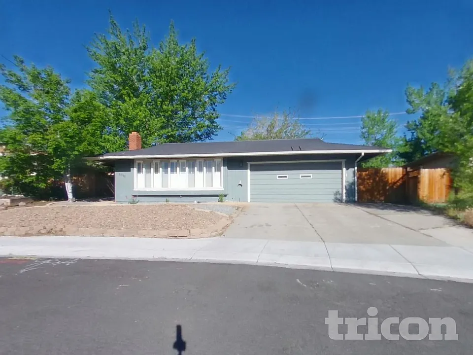 1045 Crown Dr