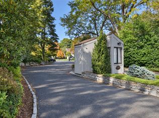 25 Pine Ridge Rd, Larchmont, NY 10538