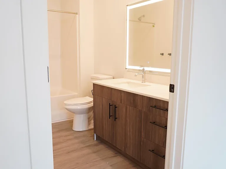 L59 — Photo 84