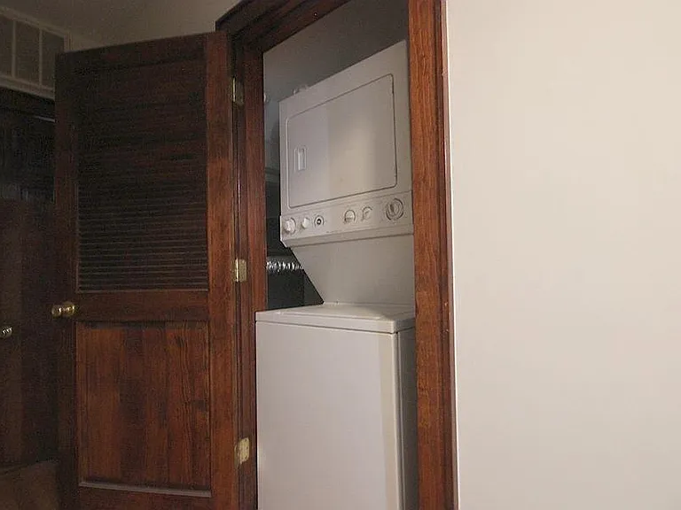 126 Washington St #1 — Photo 15