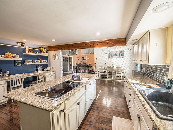 4th image of 620 Agana Dr