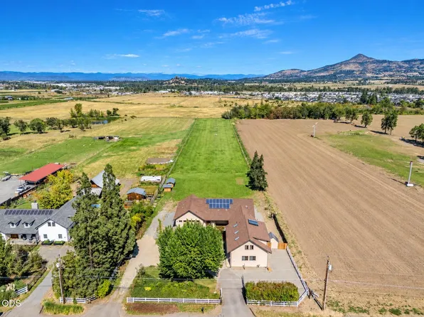 2110 Houston Rd, Phoenix, OR 97535