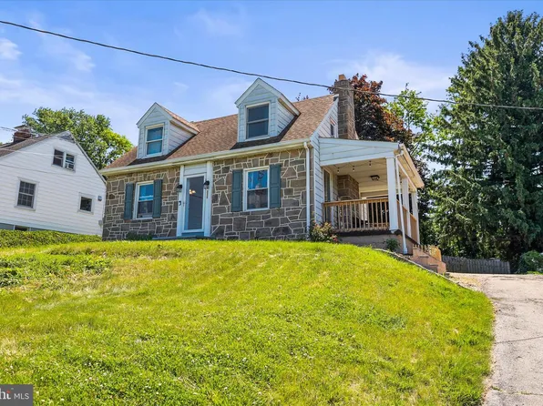 338 Woodland View Dr, York, PA 17406