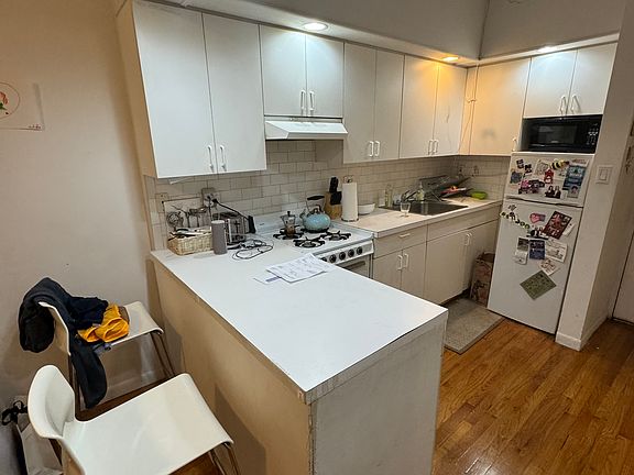 3rd image of 119 Avenue A APT 4