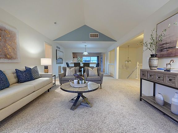 3rd image of 28364 Carlton Way Dr