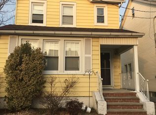 24101 141st Ave, Rosedale, NY 11422
