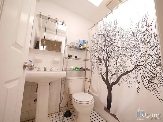 Rented by (Legacy) NY Quality Living Uptown | media 6