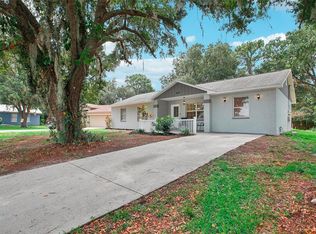 310 Fox Lake Dr, Lakeland, FL 33809