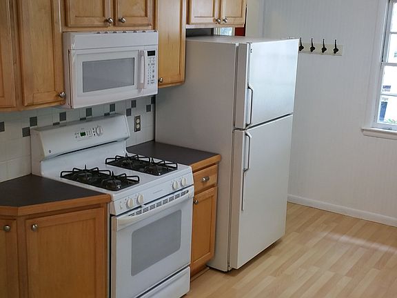 3rd image of 423 Charlotte Ave NW