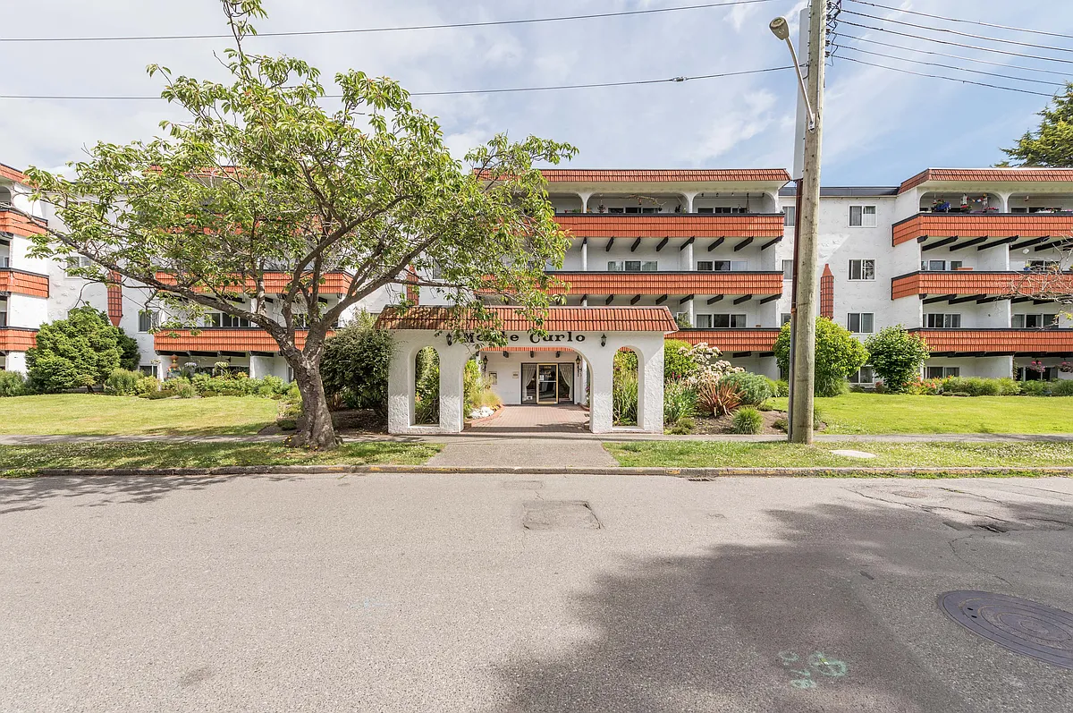 Monte Carlo Apartments — Photo 1