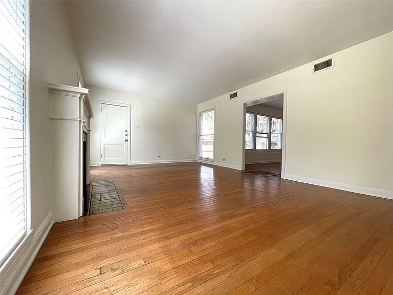 2102 Milford St #1 — Photo 5