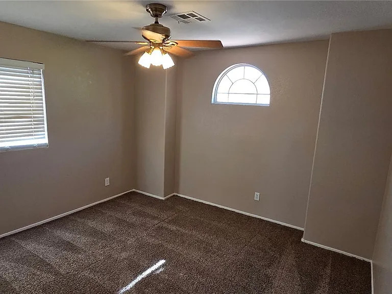 1132 Castle Point Ave — Photo 17