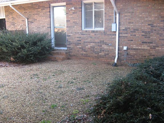 Enclosed court yard