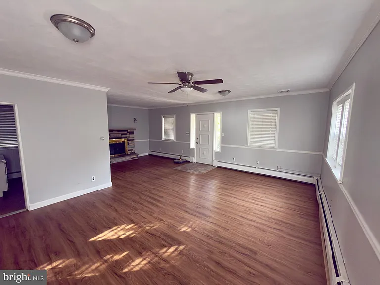 422 W 6th Ave — Photo 32