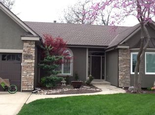 816 NE Emily Ln, Lees Summit, MO 64086
