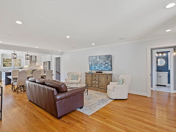 5th image of 102 Rice St