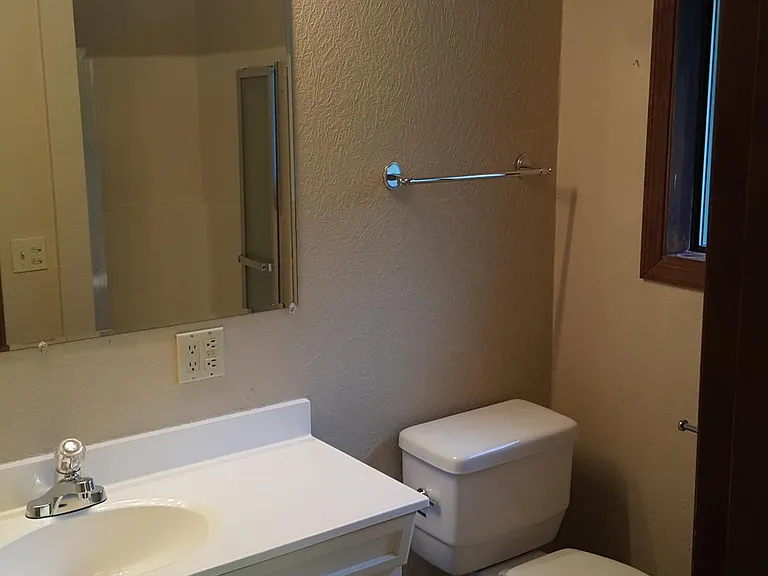 966 NW Cypress Ave — Photo 12