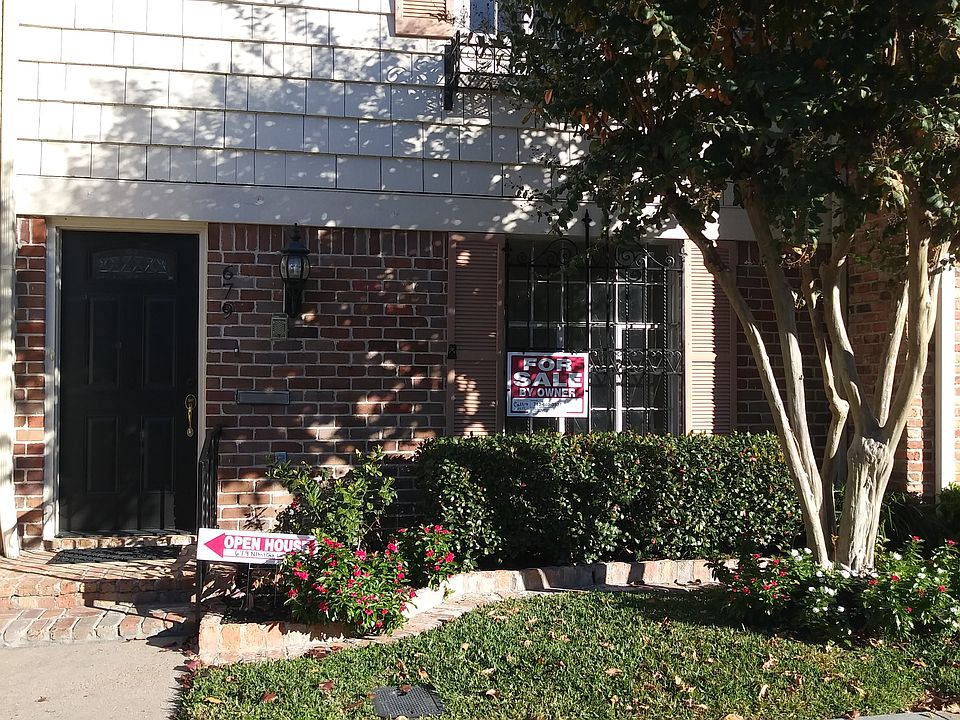 679 exterior 2 story condo