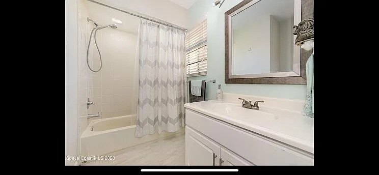 1300 Arlington Ln NE #116 — Photo 15