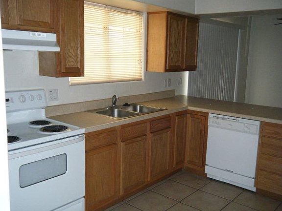 5th image of 205 N PALM Court