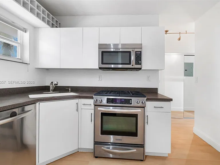 1300 Lincoln Rd #B402 — Photo 11