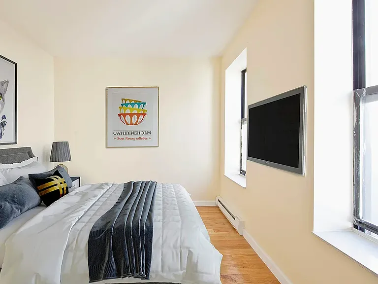 172 W 107th St #4R — Photo 3