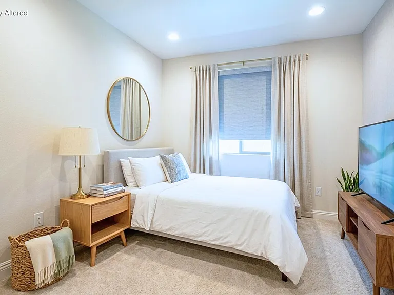 1533 W Sabel Ct — Photo 11