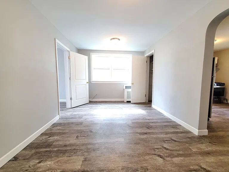 107 Van Nostrand Ave #2 — Photo 4
