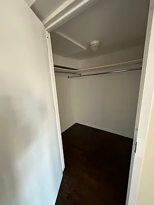 Rented by FLATS & PADS LLC | media 9