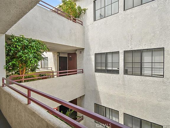 3rd image of 730 W 4th St