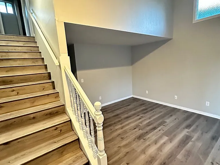 754-56 Copper Dr — Photo 5
