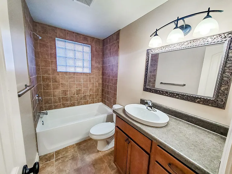 603 S 35th Ave — Photo 25