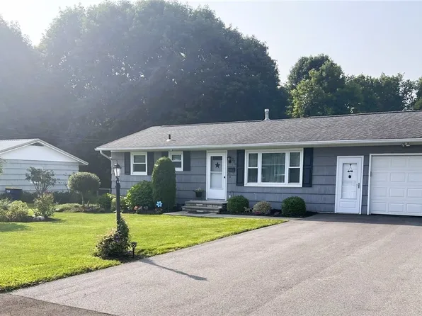 208 Gordon Pkwy, Syracuse, NY 13219