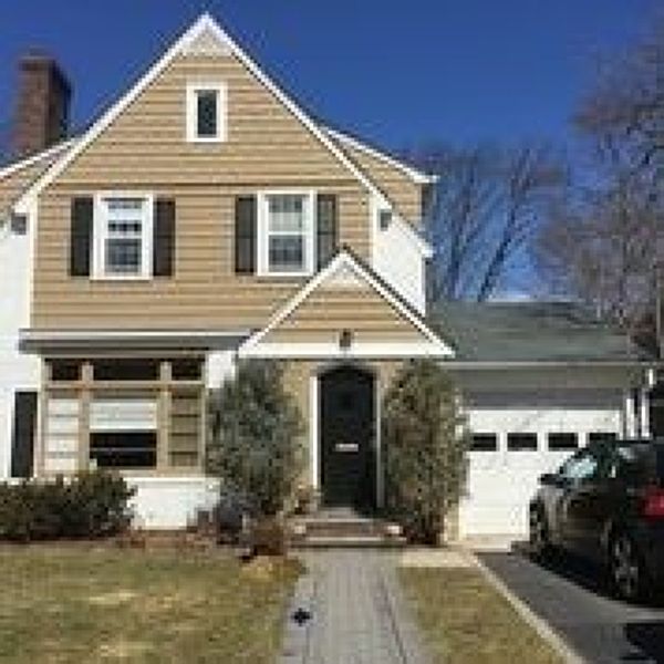 1st image of 27 Greenwood Dr