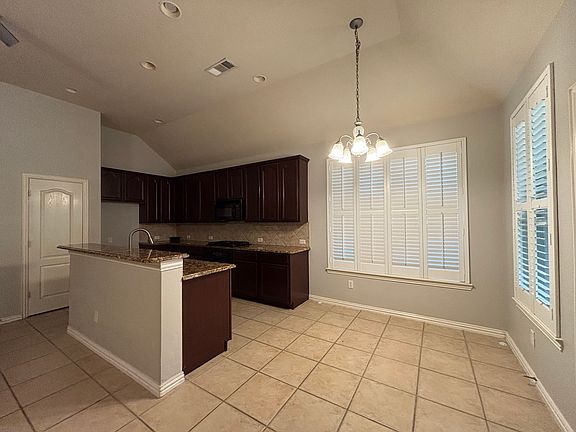 5th image of 8266 Robertson Dr