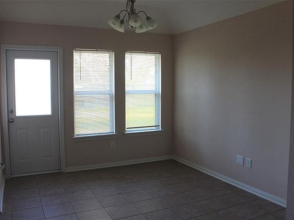 5th image of 1010 Coryell St