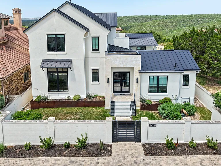 7021 Cielo Azul Pass — Photo 1