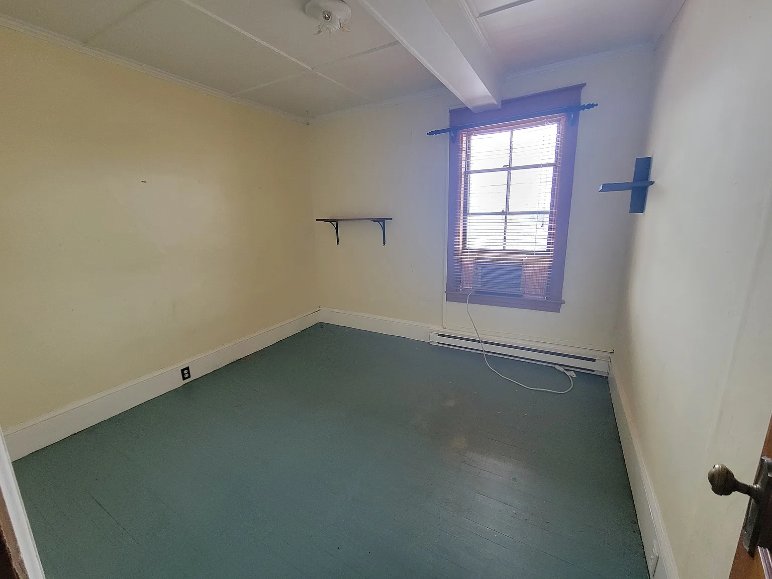 3 bed, 950 sqft, $850 — Photo 3
